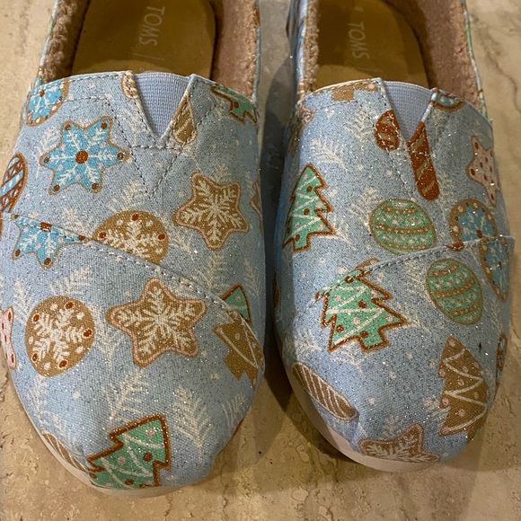 NIB Toms Classic Blue Glitter Sugar Cookies Faux Shearling Slip On Shoes, 7.5 - Picture 5 of 9